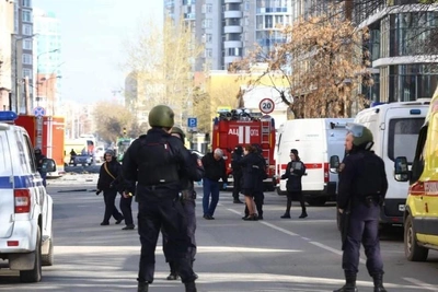 Беспилотник атаковал многоэтажку в Екатеринбурге: жертв нет