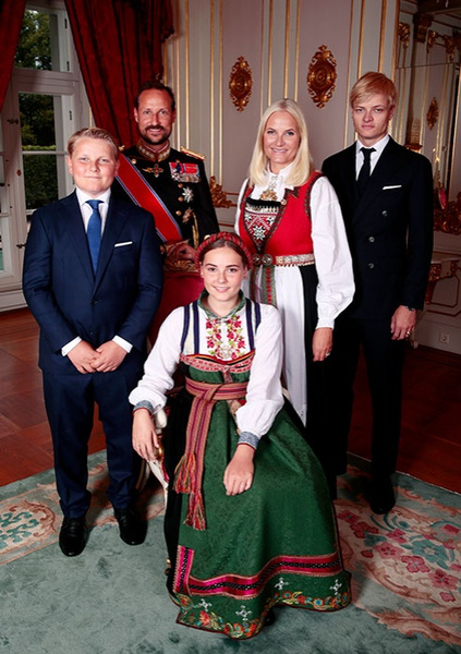 принцесса Ингрид, принц Хокон, принцесса Метте-Марит, принц Сверре Магнус