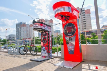 Автоматы у «Айсберг Modern» стоят прямо напротив дверей | Источник: Тимофей Калмаков / 59.RU