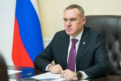 Губернатор ХМАО Кухарук обсудил строительные проекты и долгострои