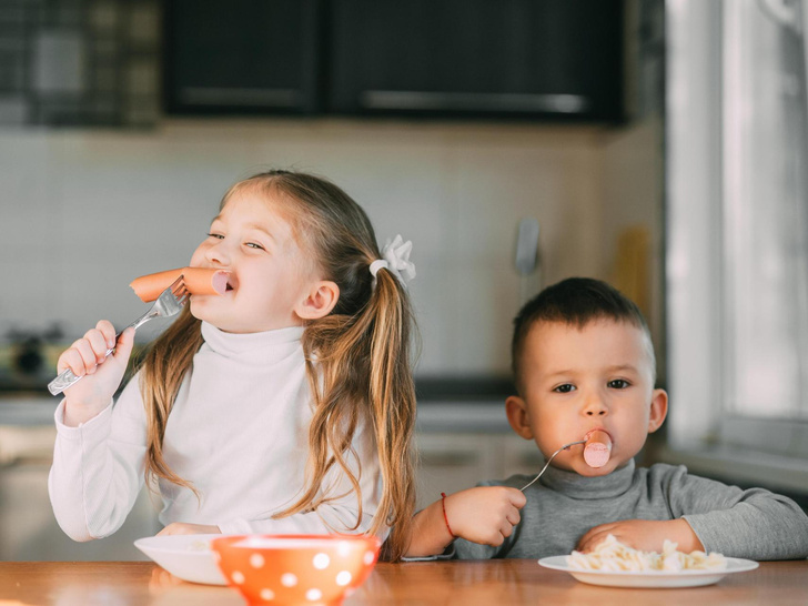 Здоровье под угрозой: 11 продуктов, которые нельзя давать детям — а вы делаете это каждый день