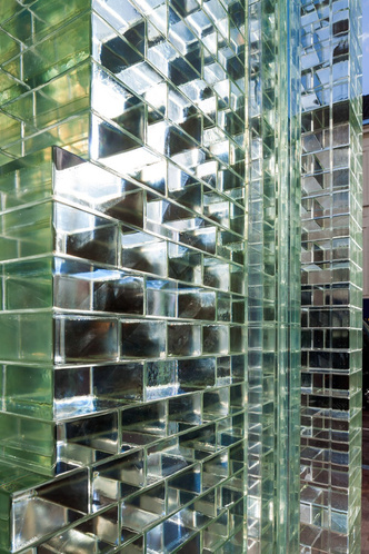 Мечтатели: самые невероятные постройки из стекла (фото 4)