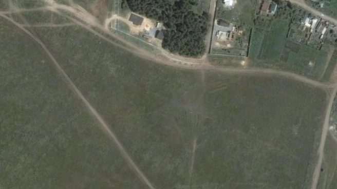 «Холмс» в 2005-м и 2025-м | Источник: Google Earth