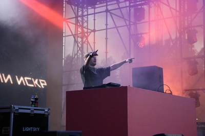 DJ Smash собрал тысячи красноярцев на Татышеве
