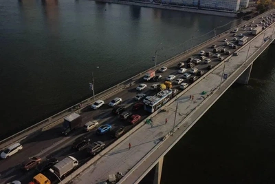 На Димитровском мосту начали монтаж бетонных блоков