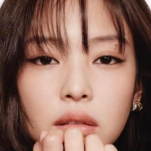 «Jentle Salon» — коллаборация Jennie x Gentle Monster