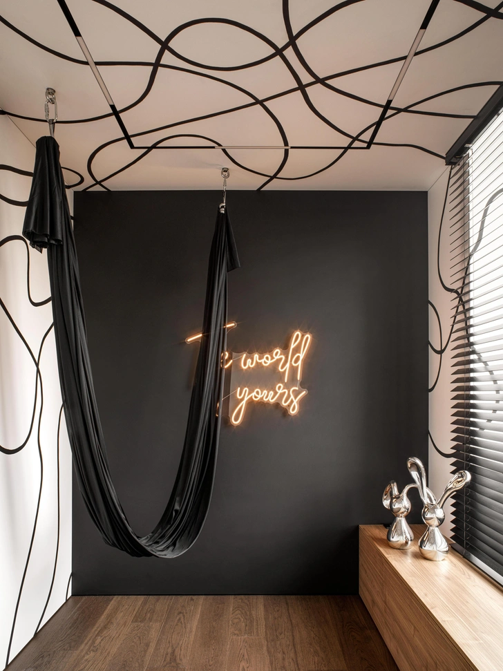 Роспись выполнена вручную по авторским эскизам. | Источник: Сергей Красюк. Стиль: Екатерина Наумова