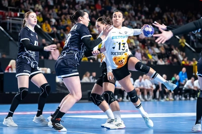 Rostov-Don handball wins big after tight match, court filled with teddy bears