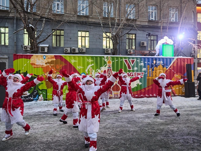 Аниматоры появились в разнообразных костюмах. | Источник: Александр Ощепков / NGS.RU