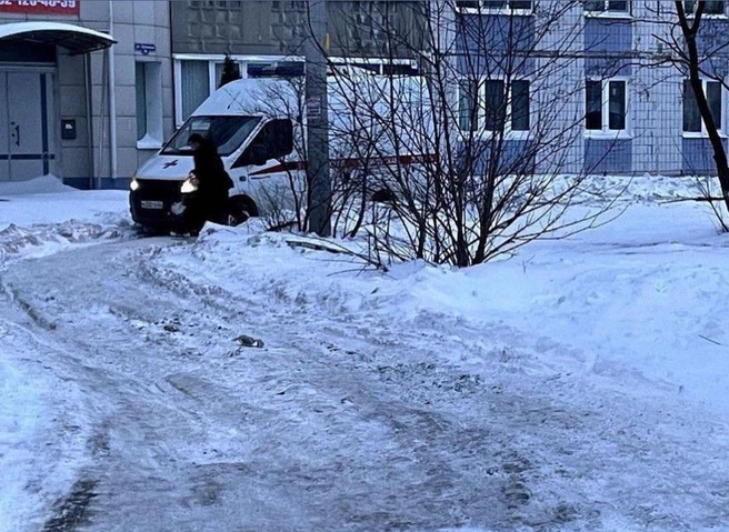 В Рязани из-за бездействия управляющей компании увязла в снегу скорая помощь | ya62.ru