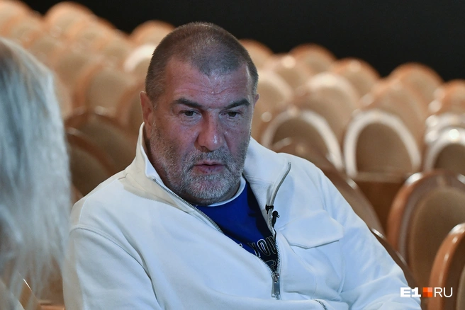 Евгений Гришковец высказал свои опасения насчет назначения Константина Богомолова ректором Школы-студии МХАТ | Источник: фото с сайта E1.RU
