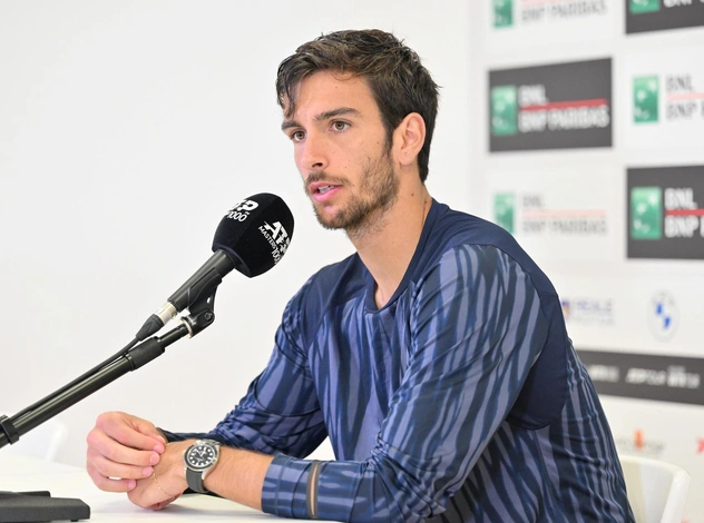 Покоряет мировой теннис и разбивает сердца: почему все говорят о Лоренцо Музетти