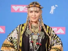 Мадонна пришла на премию MTV в образе викинга