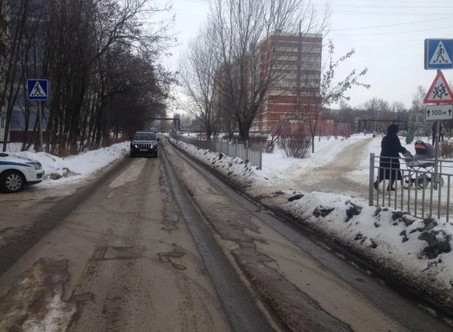 На улице Новоселов автомобиль сбил 52-летнюю рязанку и скрылся | ya62.ru