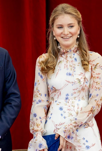 Елизавета во время военного парада, 21 июня 2019