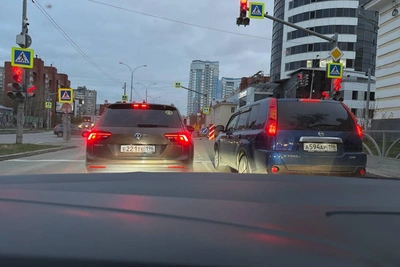 В центре Екатеринбурга образовалась огромная пробка из-за работ Водоканала