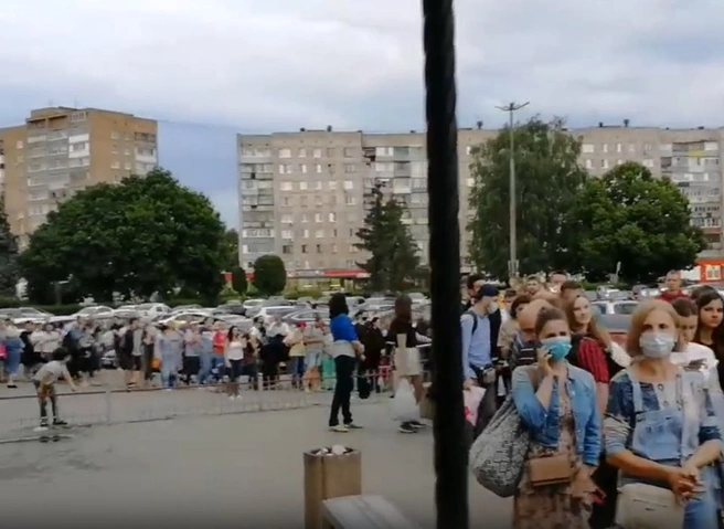 Видео: у вокзала Рязань-2 скопилась огромная очередь | ya62.ru