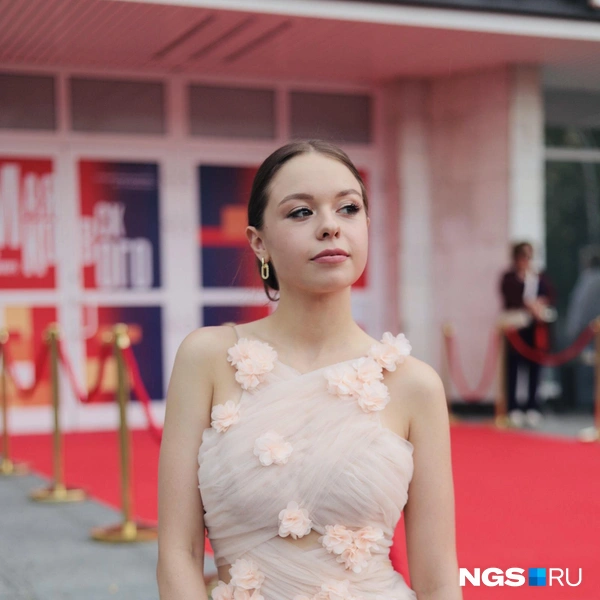 Платье сшили на заказ | Источник: Алина Скитович / NGS.RU