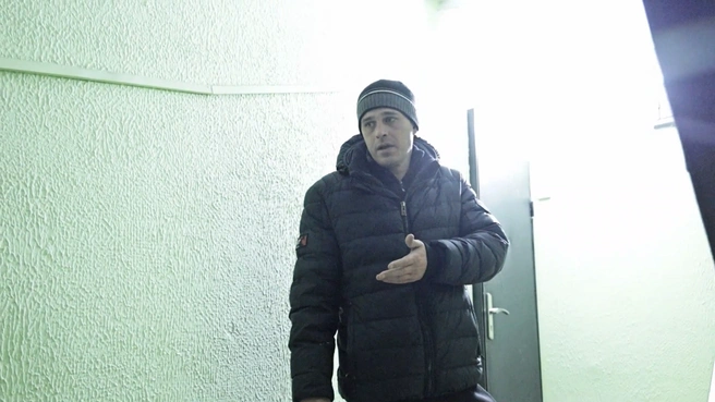 В этом мужичке сегодня уже совсем невозможно узнать звезду киноэкрана | Источник: кадр из программы «Забытые кумиры: как потерять всё?» (16+), РЕН-ТВ, 2026 год