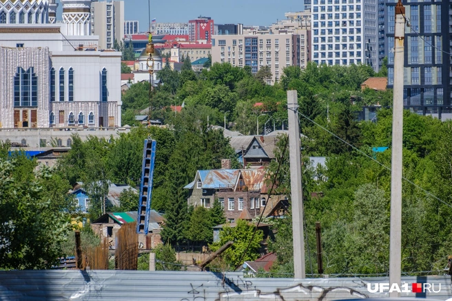Овраг тянется аж почти до мечети | Источник: Булат Салихов / UFA1.RU