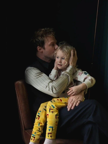 Даниил старается уделять дочке как можно больше внимания