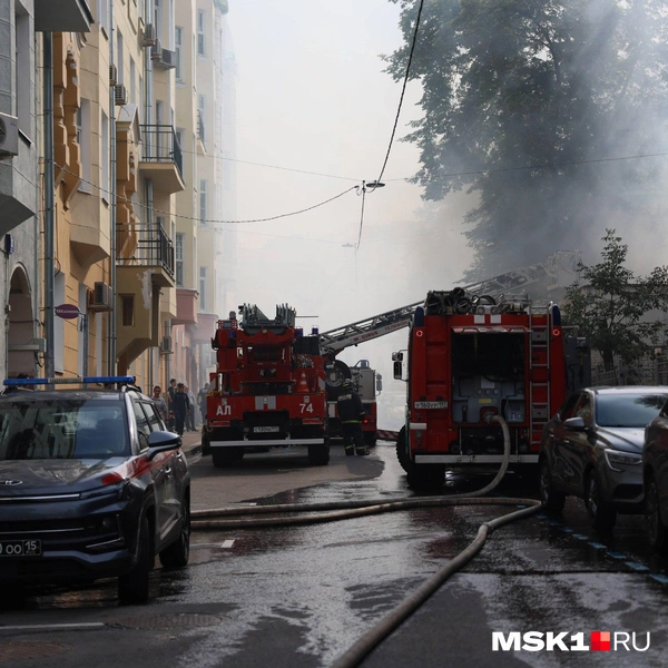 Движение по Малому Казенному переулку перекрыто | Источник: Артем Устюжанин / MSK1.RU