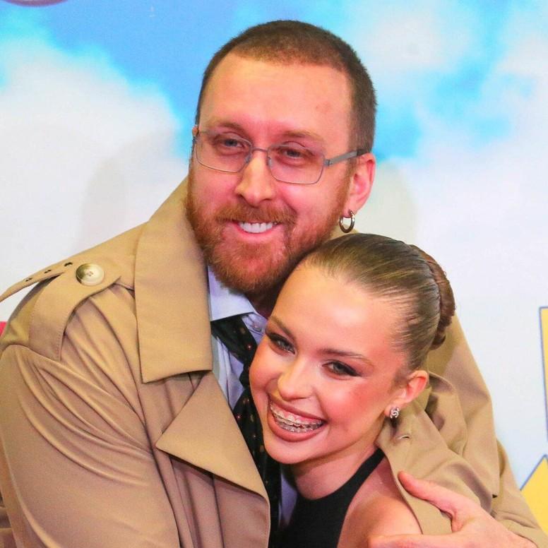 «Он не извращенец!»: что известно о 19-летней невесте Данилы Якушева, который собрался жениться в 40