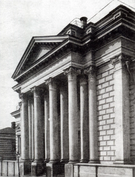 До недавних пор синагога продолжала стоять без купола | Источник: Wikipedia.org