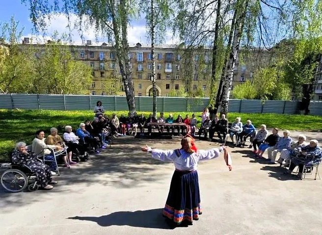 Персонал делает всё, чтобы постояльцы больше улыбались и сохраняли интерес к жизни | Источник: «Аврора»