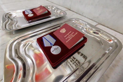 Раненый приморец награжден медалью Жукова