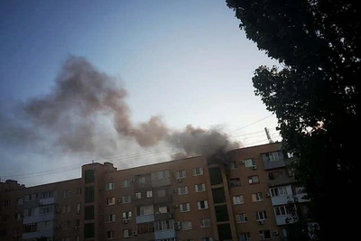 В Волгограде полностью выгорела квартира в многоквартирном доме