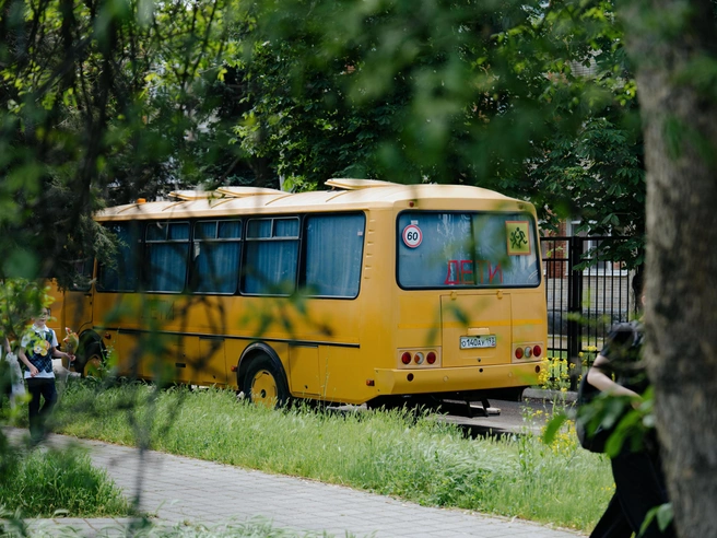 По словам родителей, в прошлом году children возили на личном транспорте, и, вероятно, придется делать это снова | Источник: Дарья Паращенко / 93.RU