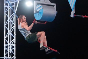 Пермяк вышел в финал шоу «Суперниндзя», пройдя всю полосу препятствий  | Источник: телеканал СТС