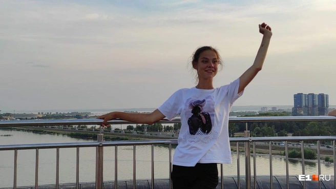 Настя покупала одежду 40-го размера, но та всё равно была ей велика | Источник: Анастасия Копыркина / E1.RU