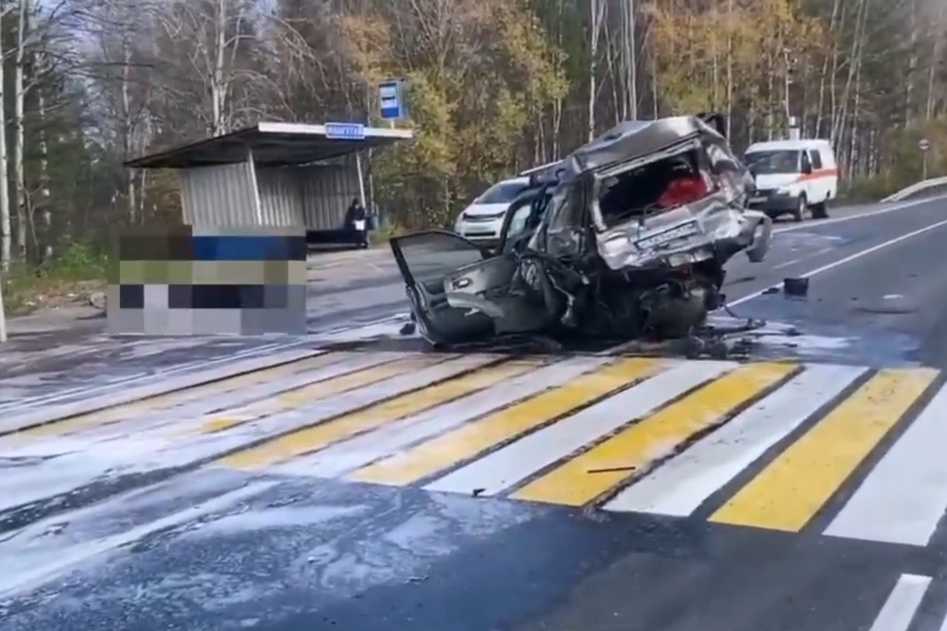 Два пенсионера погибли в жуткой аварии с иномаркой и двумя грузовиками на трассе «Байкал» в Иркутск…