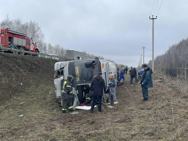 В автобусе пострадали 10 человек, водитель погиб | Источник: Прокуратура Саратовской области