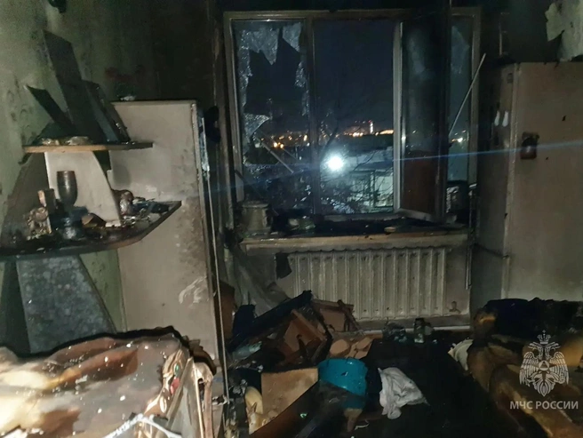 В квартире полностью выгорела одна из комнат | Источник: МЧС по Тюменской области/ MAX.ru
