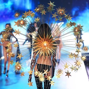 Как прошло шоу Victoria’s Secret 2018: слезы, стразы, парашюты