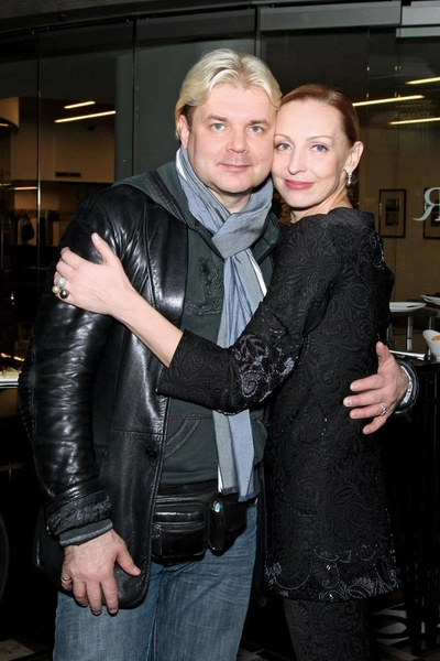 «Никогда не говорила со своими латышскими родственниками о политике. Но однажды моя невинная фраза о том, как было бы хорошо, чтобы наши дети дружили, вызвала такую реакцию… Я выслушала такую отповедь, что поняла: диалога пока не получится», — заключила артистка