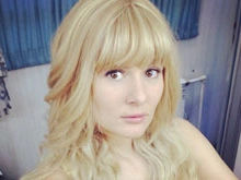 Мария Кожевникова впервые за год посетила косметолога
