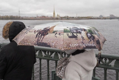 Тёплые выходные с дождями в Петербурге