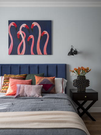 Дитя заката: фламинго и другие яркие  решения в типовой квартире 55 м² (фото 10.1)