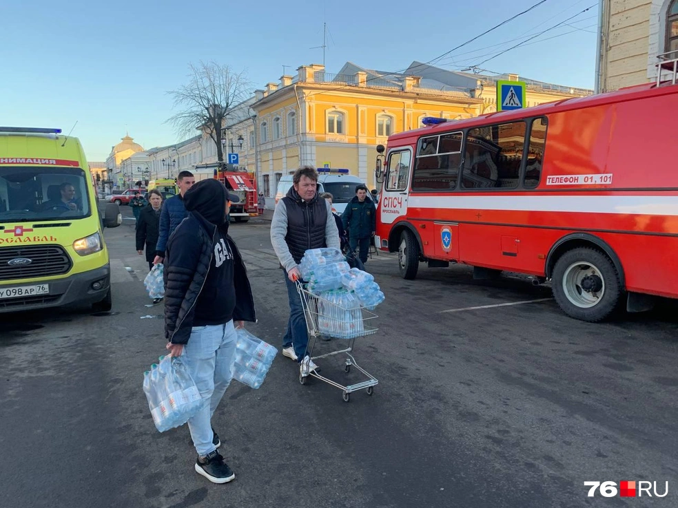 На место происшествия доставили воду | Источник: Полина Зайцева
