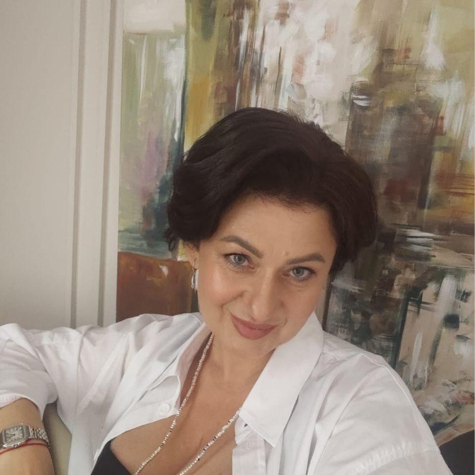 <p>Анна Казарина</p>