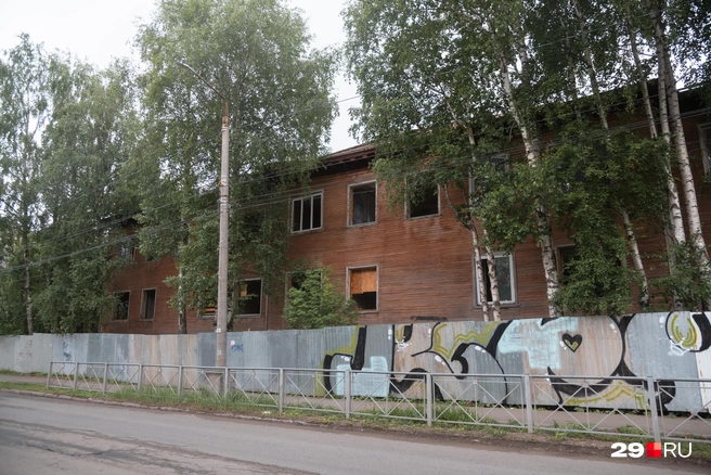 Место сноса огородили по периметру | Источник: Иван Митюшёв