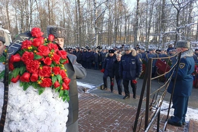 На Серафимовском кладбище почтили память пожарных «Ленинграда»