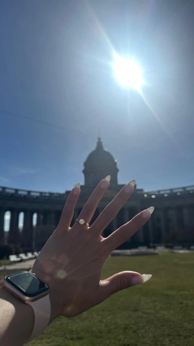 Маше досталось вот такое колечко | Источник: Мария Мир / vk.com