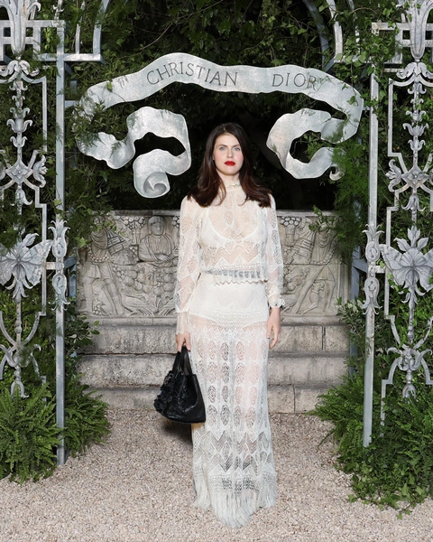 Александра Даддарио на показе Christian Dior Cruise 2026