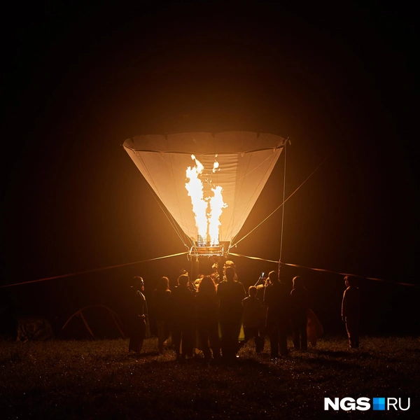 На поляне работал воздушный шар | Источник: Александр Ощепков / NGS.RU