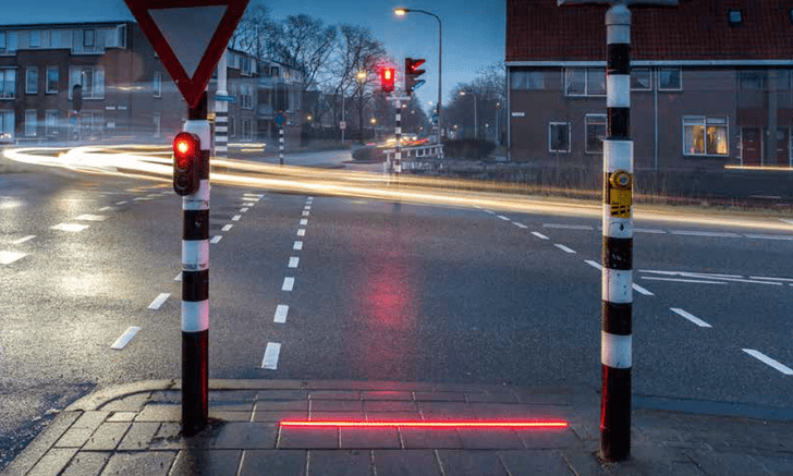 В Нидерландах тестируют «лежачие» светофоры